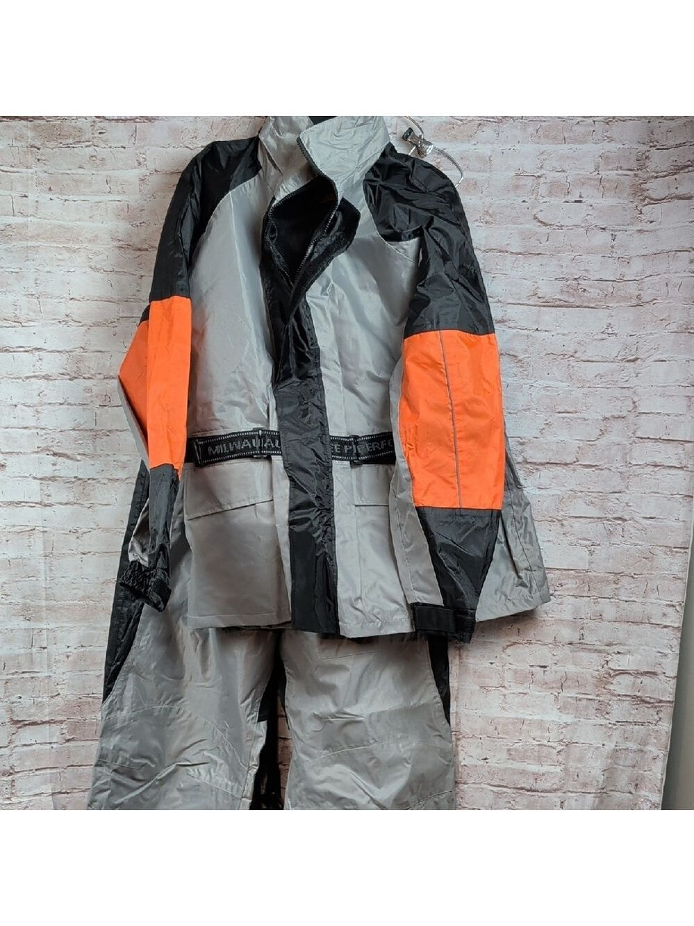 Milwaukee  Men's Silver  Orange Rain Suit Water Resitant Reflective Large